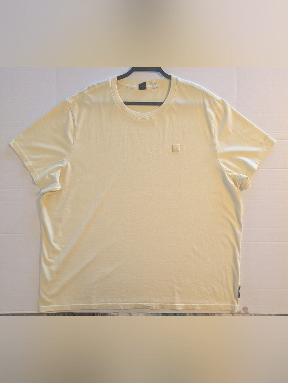 Moose Knuckles Men's Crewneck T‑Shirt in Pale Yellow- XXXL (NWOT)